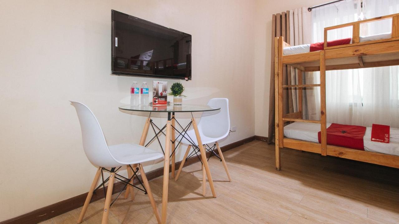 Reddoorz Plus @ Cuarto Verde Staycation Las Piñas Ngoại thất bức ảnh
