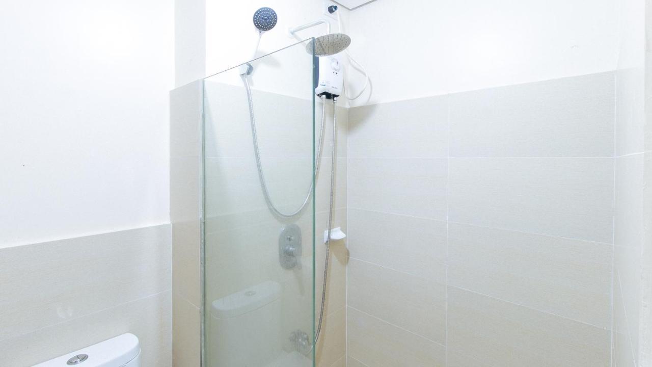 Reddoorz Plus @ Cuarto Verde Staycation Las Piñas Ngoại thất bức ảnh