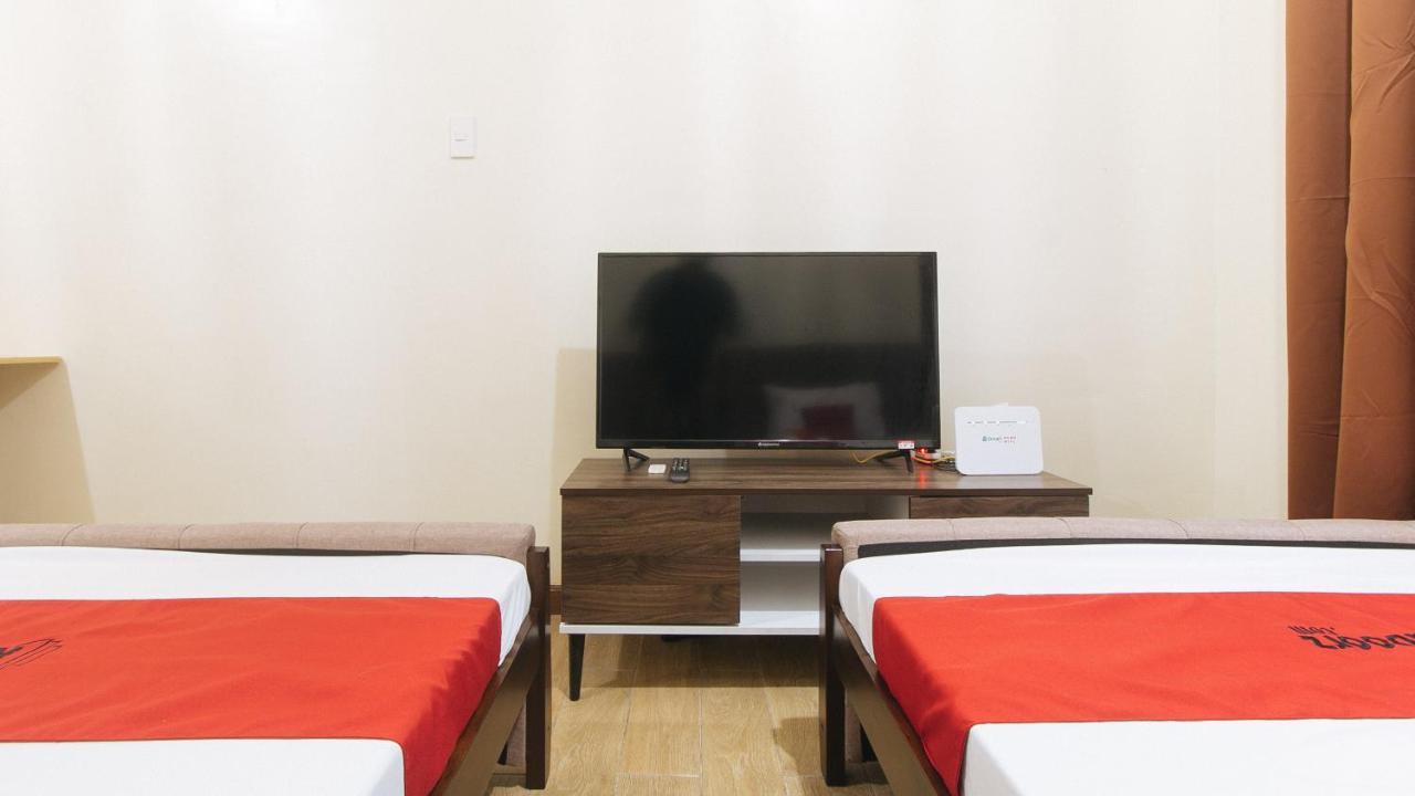 Reddoorz Plus @ Cuarto Verde Staycation Las Piñas Ngoại thất bức ảnh